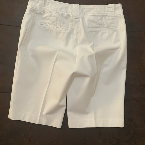 New York & Company shorts - Picture 3 of 3